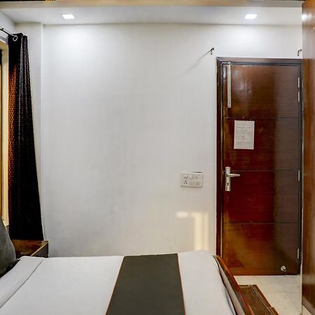 Collection O R S Villa Near Lotus Temple New Delhi Exterior photo