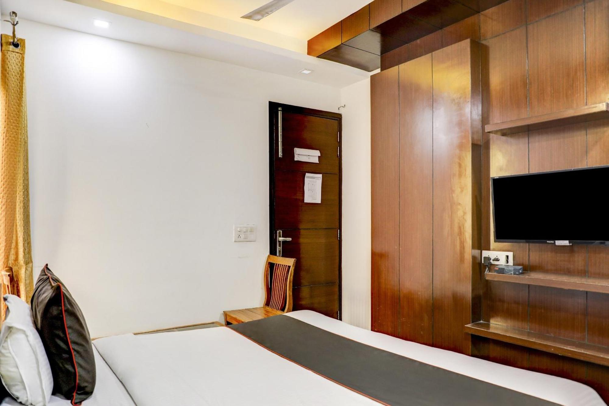 Collection O R S Villa Near Lotus Temple New Delhi Exterior photo